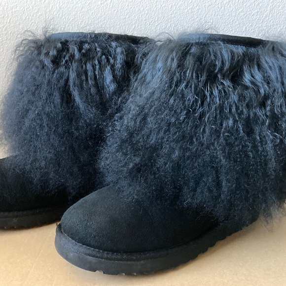 UGG CLASSIC SHORT MONGOLIAN CUFF FUR SHEEPSKIN BOOTS BLACK SIZE 8 - Picture 14 of 16